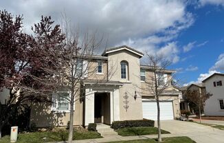 3 beds, 2.5 baths, $2,695