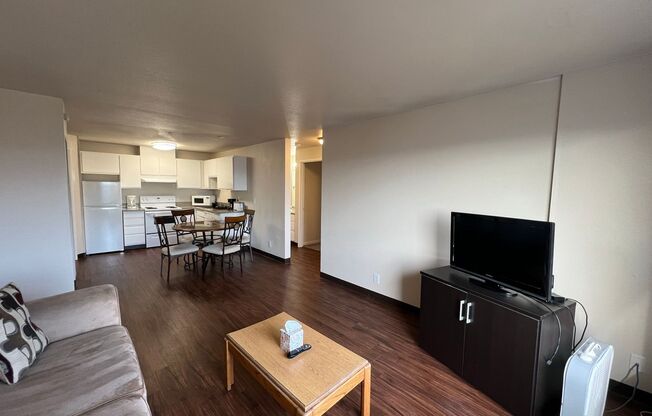 2 beds, 1 bath, 720 sqft, $1,995, Unit 526