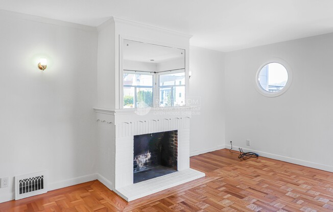 2043 10 AVE