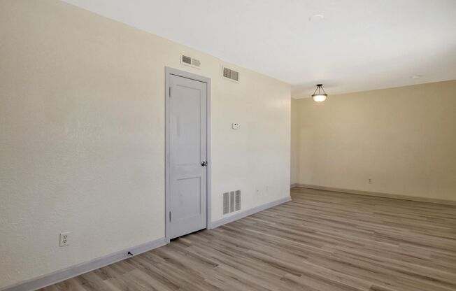 1 bed, 1 bath, 600 sqft, $775, Unit 3864 N. Oliver St.