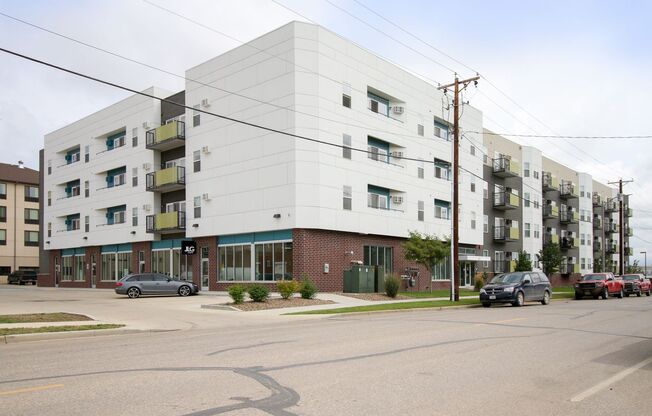 1 bed, 1 bath, 701 sqft, $1,155, Unit 102