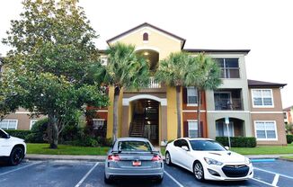 1br 1ba THIRD FLOOR unit in The Crest at Waterford Lakes!