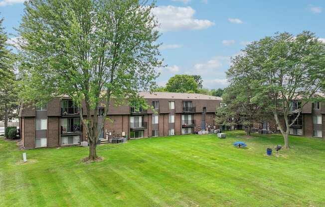 Expansive green space at Drawbridge Apartments in Harrison Township, MI.