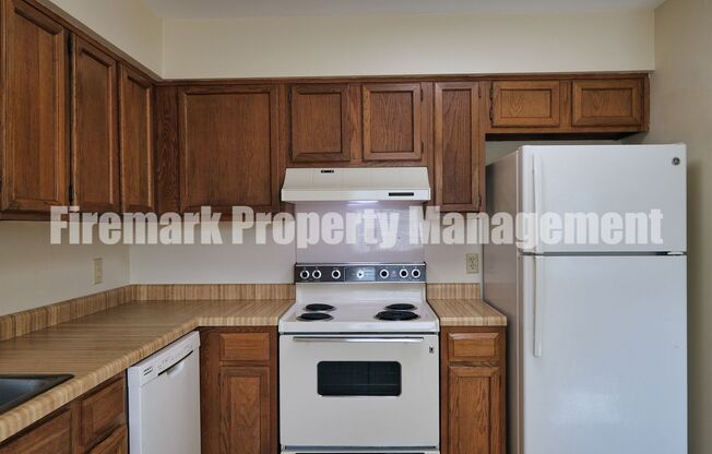 2 beds, 1.5 baths, $1,500, Unit G4