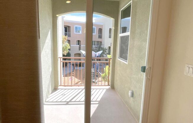 3 beds, 2 baths, $2,975, Unit UNIT 105