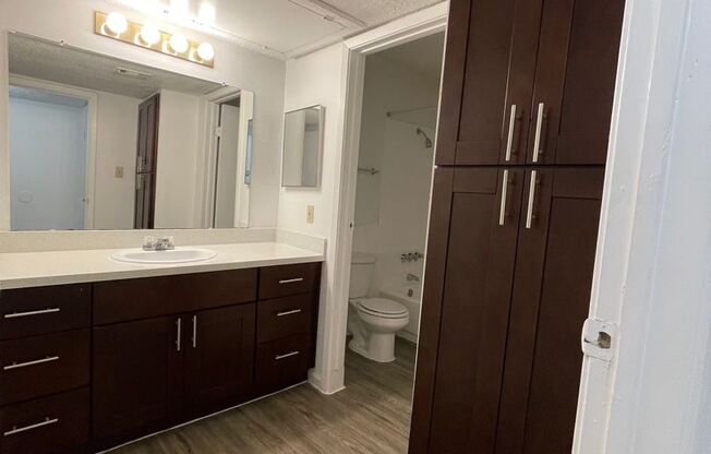 1 bed, 1 bath, 710 sqft, $900, Unit 144