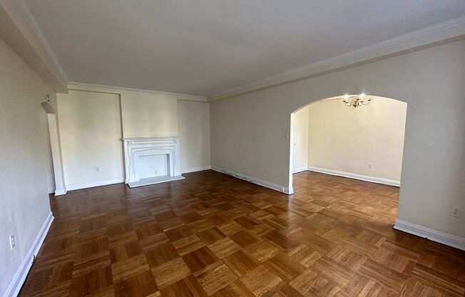 1 bed, 1 bath, 768 sqft, $1,400, Unit Royal York 704