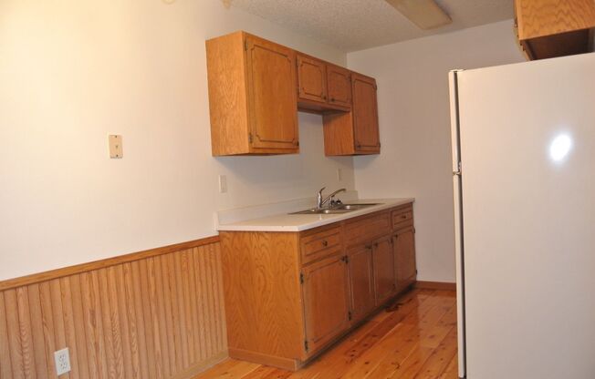 1 bed, 1 bath, $895, Unit 10