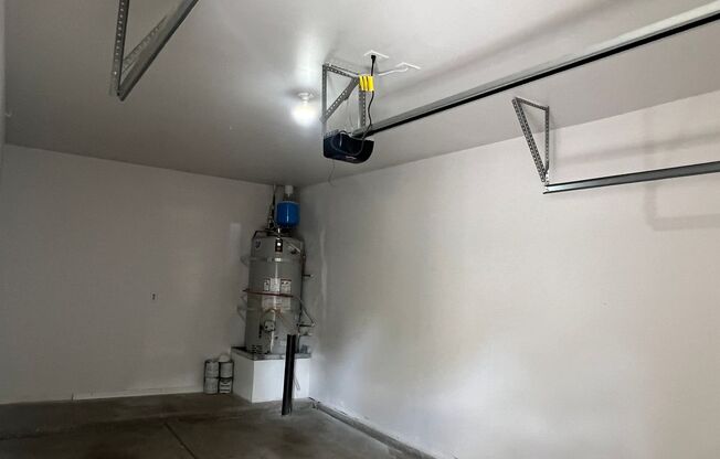 2 beds, 2 baths, $2,275, Unit # 5523