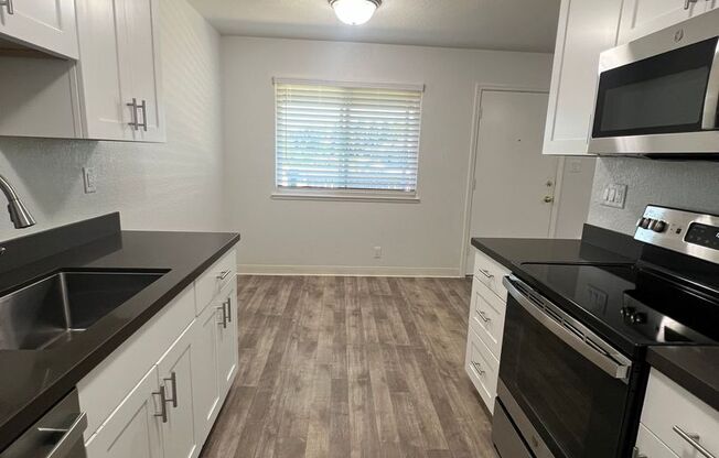 2 beds, 2 baths, 890 sqft, $3,250, Unit 777-270