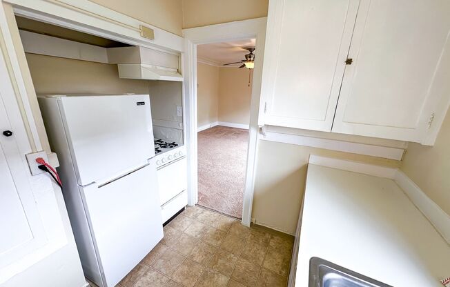 Studio, 1 bath, 455 sqft, $1,395, Unit 1519-304