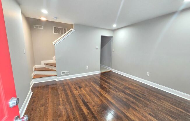 Beautiful 2BR 1BT town home located in Dundalk.