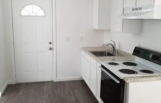 2 beds, 1 bath, 614 sqft, $1,100