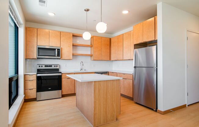 1 bed, 1 bath, 713 sqft, $1,550, Unit B518