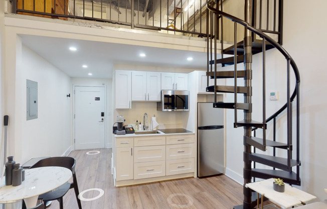 Studio, 1 bath, 450 sqft, $1,795, Unit 239