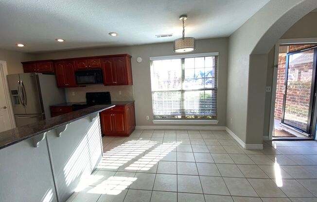 3 beds, 2 baths, $1,595