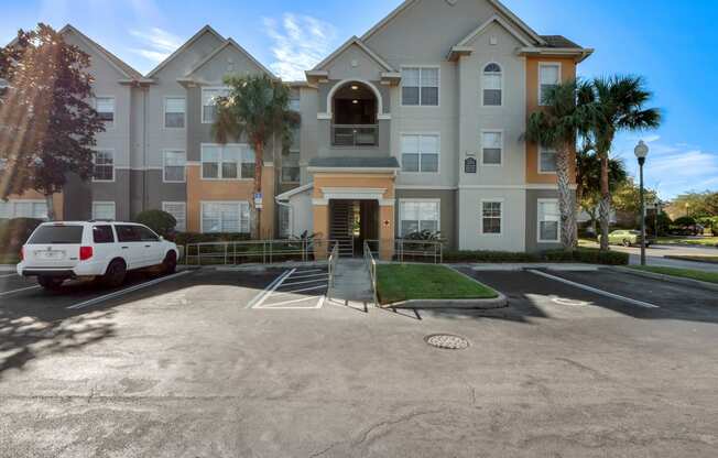 grandewood pointe apartments building exterior