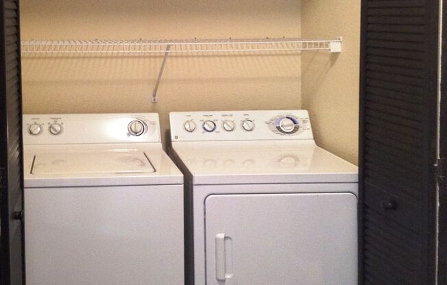 2 beds, 2 baths, $1,595, Unit ORANGE COUNTY