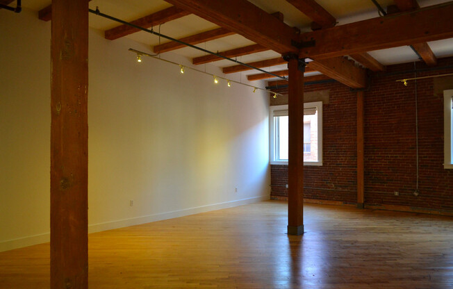 1 bed, 1 bath, 839 sqft, $3,500, Unit 712 203