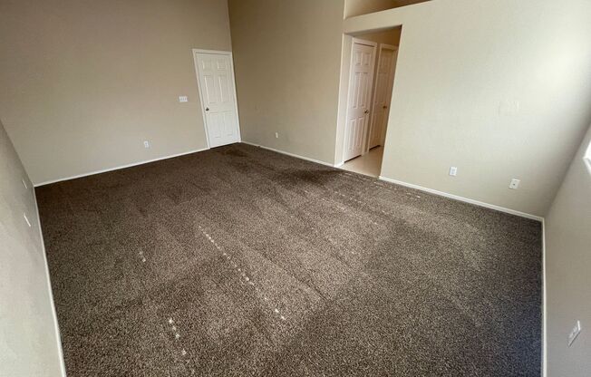 3 Bedroom 2 1/2 Bathroom w/Den & Loft