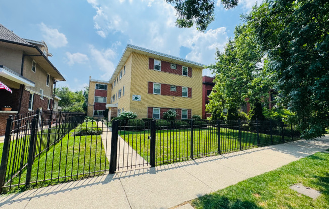 1429 W JARVIS