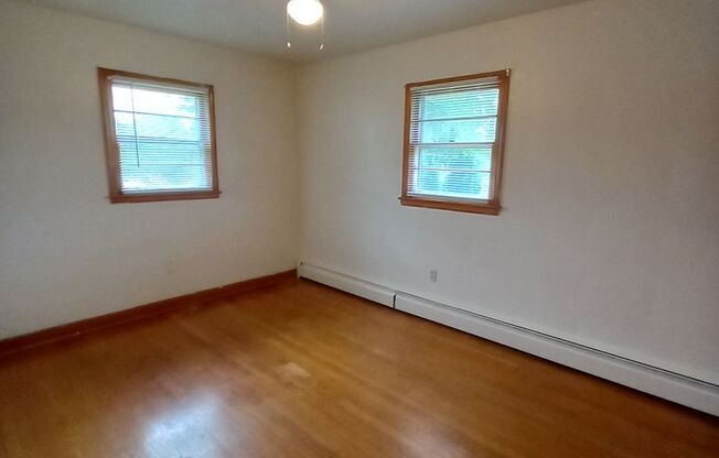 2 beds, 1 bath, 903 sqft, $1,290, Unit A-1