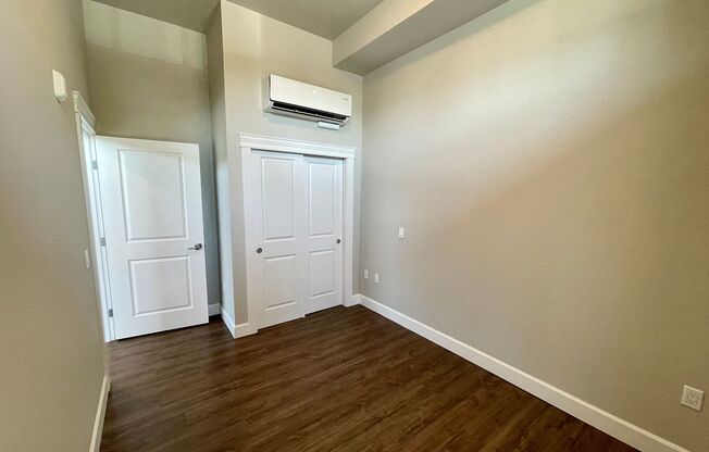 2 beds, 1 bath, 644 sqft, $2,450, Unit 434-434