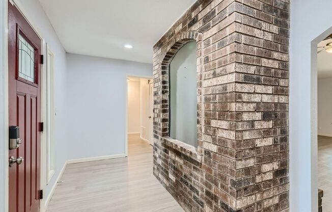 Stunning 4 bedroom for rent, mature trees, large covered patio!