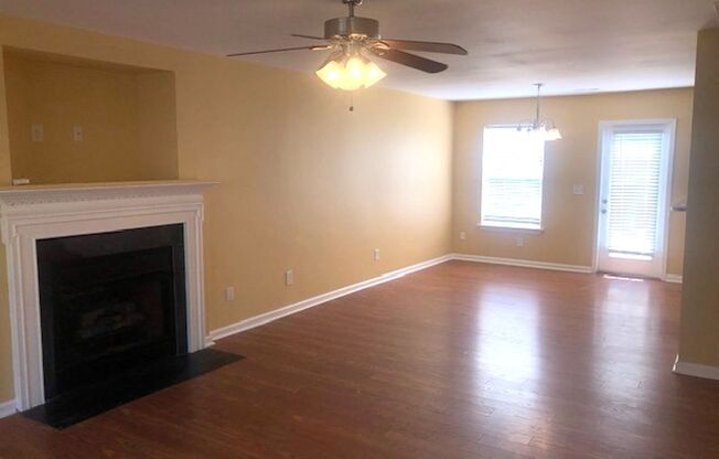 Charming 3 Bed, 2 & A Half Bath Home In Thompson Brook