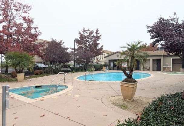 3 beds, 2.5 baths, $2,550, Unit # 67104