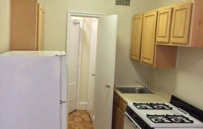 1 bed, 1 bath, 730 sqft, $1,800, Unit 709