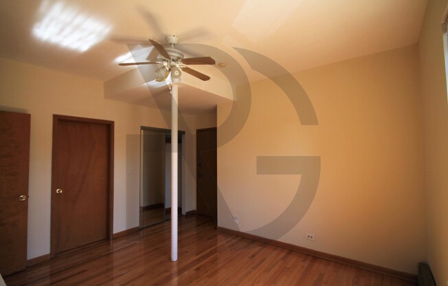 635 W Barry Ave