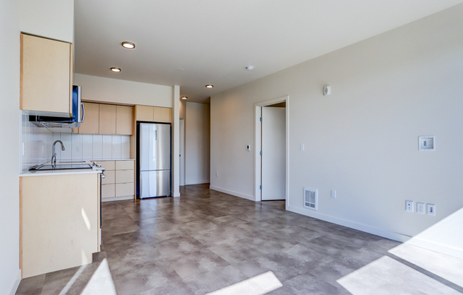 2 beds, 2 baths, 926 sqft, $3,345, Unit 410