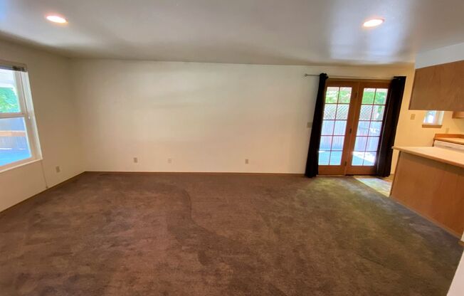 3 Bed, 2 Bath 1 block from CWU