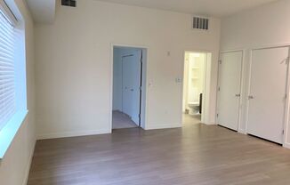 1 bed, 1 bath, 579 sqft, $1,300, Unit 101