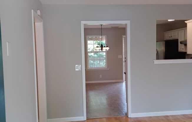 Cute East Nashville House!  Fenced Back Yard.  Washer & Dryer.