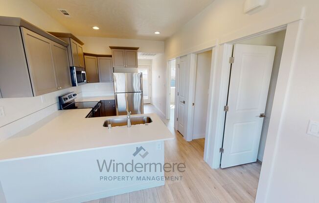 2 beds, 1 bath, 600 sqft, $1,495, Unit 307 People's