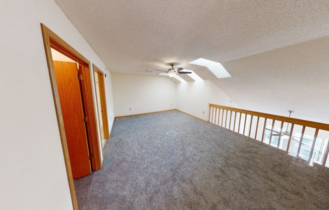 3 beds, 2 baths, 1,360 sqft, $2,190, Unit 8118-409
