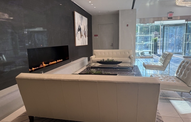 Studio, 1 bath, 590 sqft, $3,400, Unit 6M