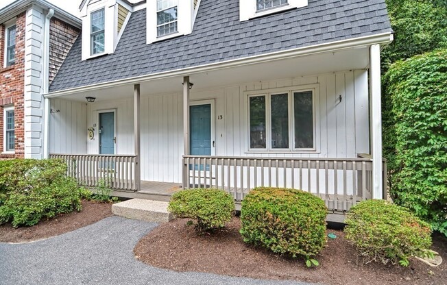 13 COLONIAL DR
