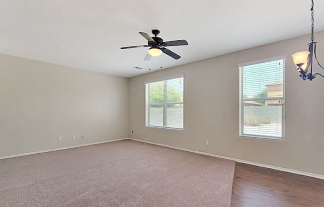 Be the first to live on the new carpet!  Great Goodyear location!