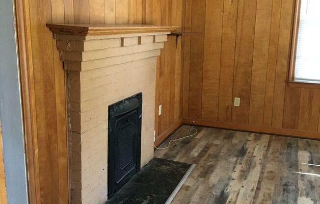 2 beds, 1 bath, 878 sqft, $950, Unit 2127 Oakhurst Circle
