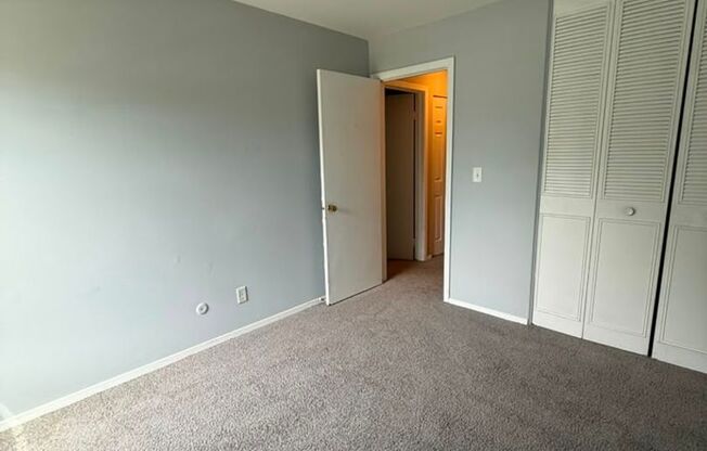 2 beds, 1 bath, 725 sqft, $1,400, Unit 12RW-4