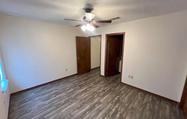 2 beds, 2.5 baths, 1,200 sqft, $800, Unit Unit #1