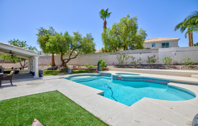 61 SWAN CIR