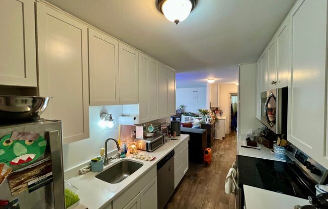 3 beds, 1 bath, $1,625, Unit 308