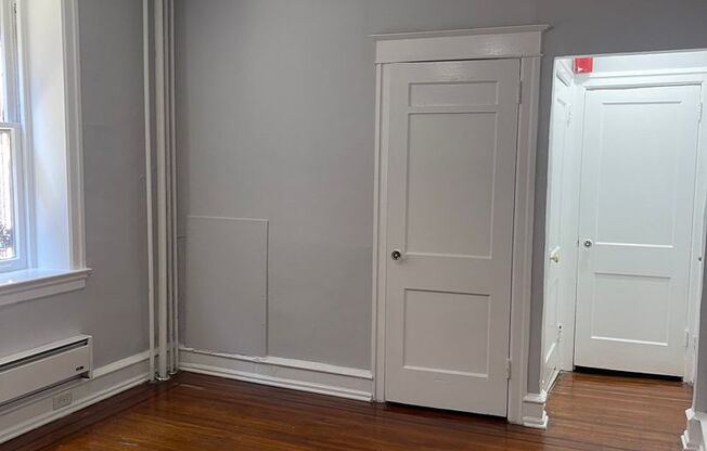 Studio, 1 bath, 330 sqft, $895, Unit 102