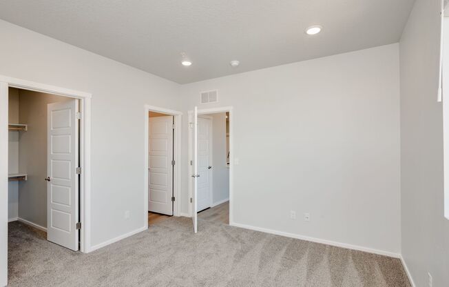 2 beds, 2 baths, 1,052 sqft, $1,702, Unit D208