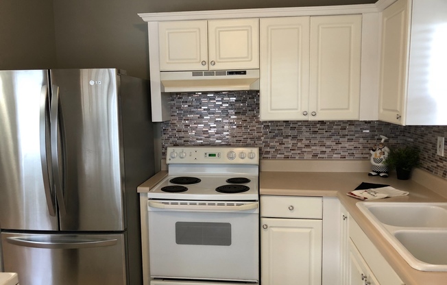 2 beds, 1 bath, $1,600