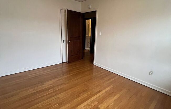 1 bed, 1 bath, 700 sqft, $1,695, Unit C302